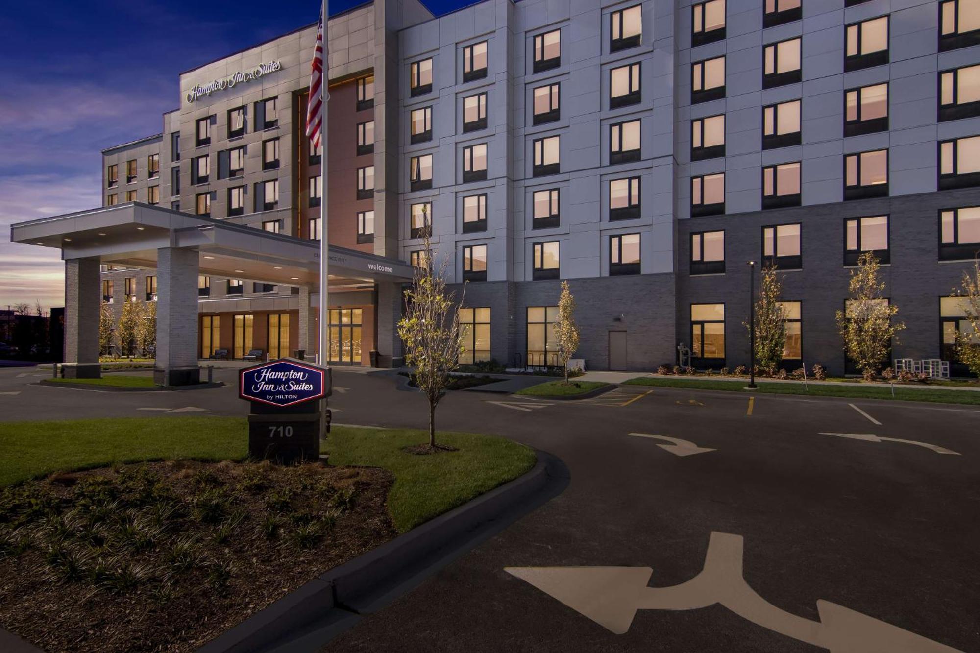 Hampton Inn & Suites Chicago Medical District Uic Exteriör bild