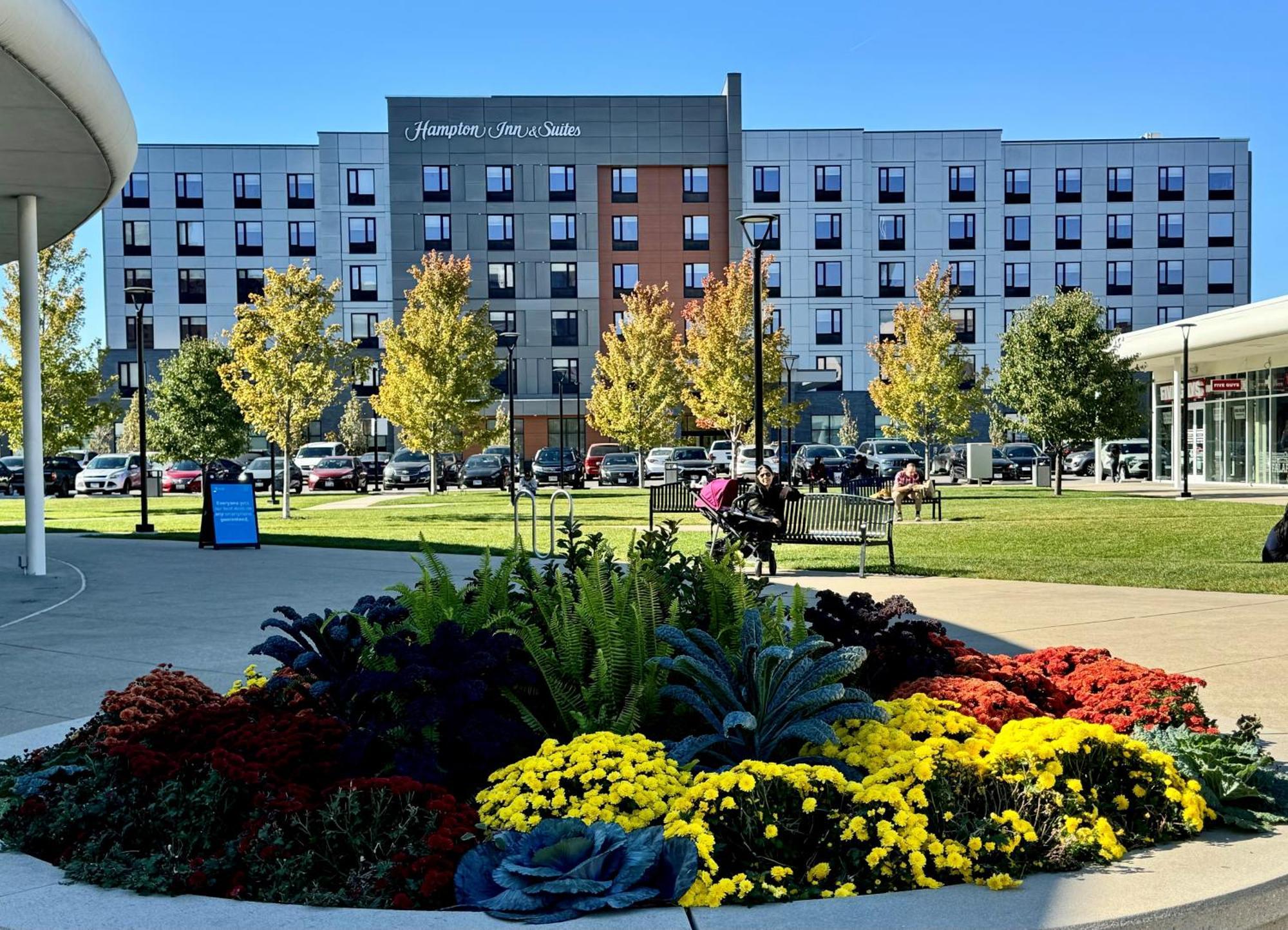 Hampton Inn & Suites Chicago Medical District Uic Exteriör bild